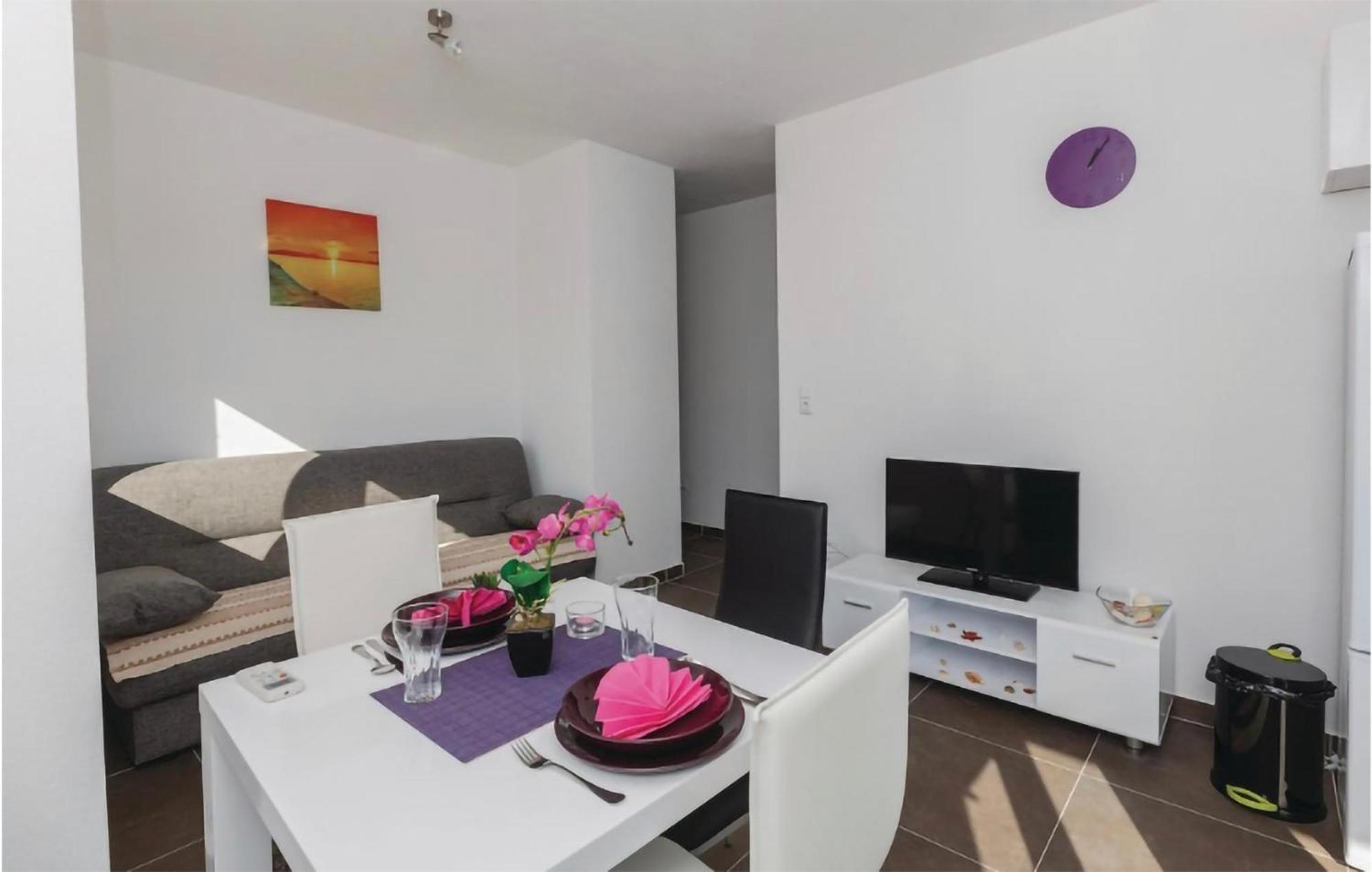 טרוגיר Amazing Apartment In Saldun With Wifi מראה חיצוני תמונה
